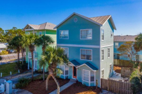 Newly Renovated Home with Patio, Bikes and Pool!